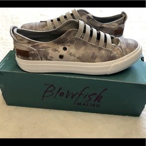 Nwt Blowfish Canvas Size 8